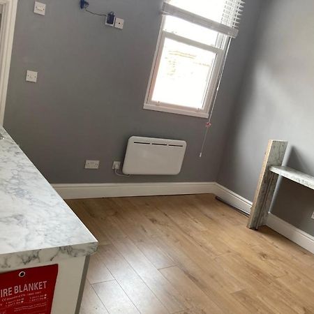112 Gleneagle Road Rooms Londyn Zewnętrze zdjęcie